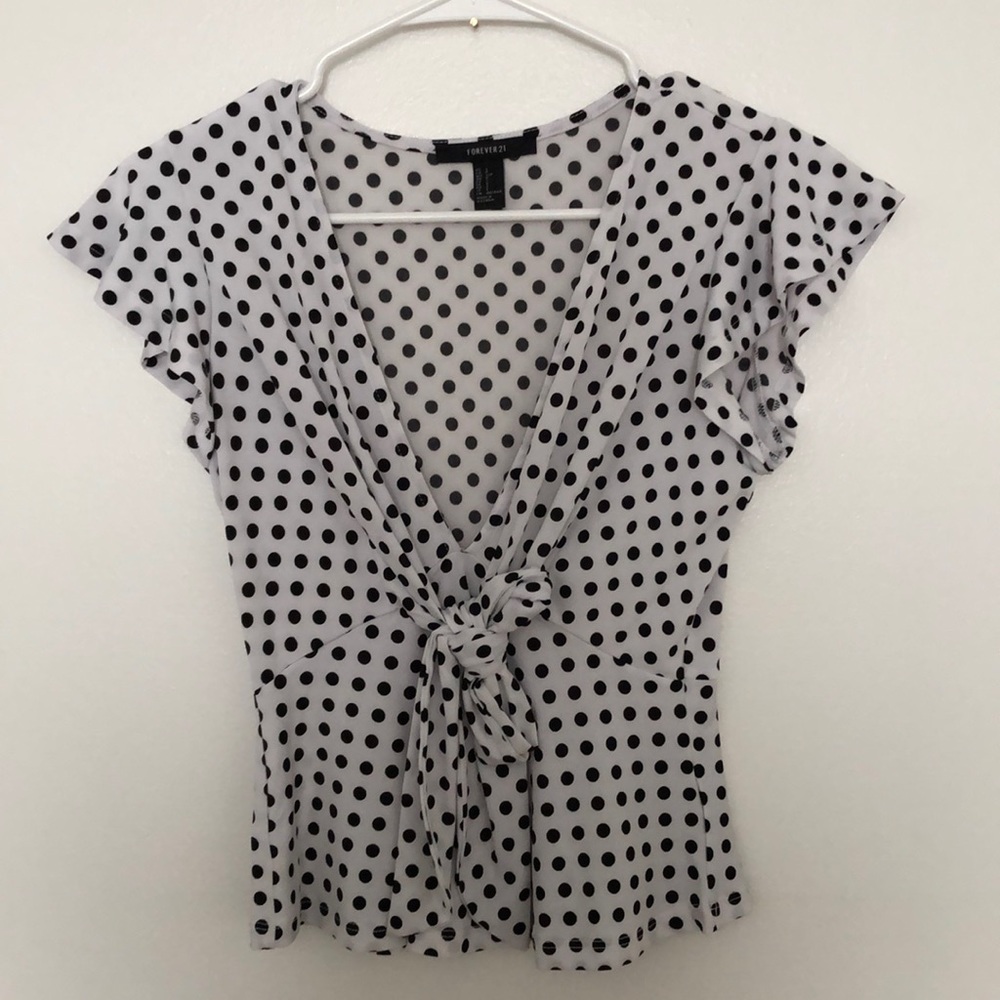 Forever21 poka dot tie front top